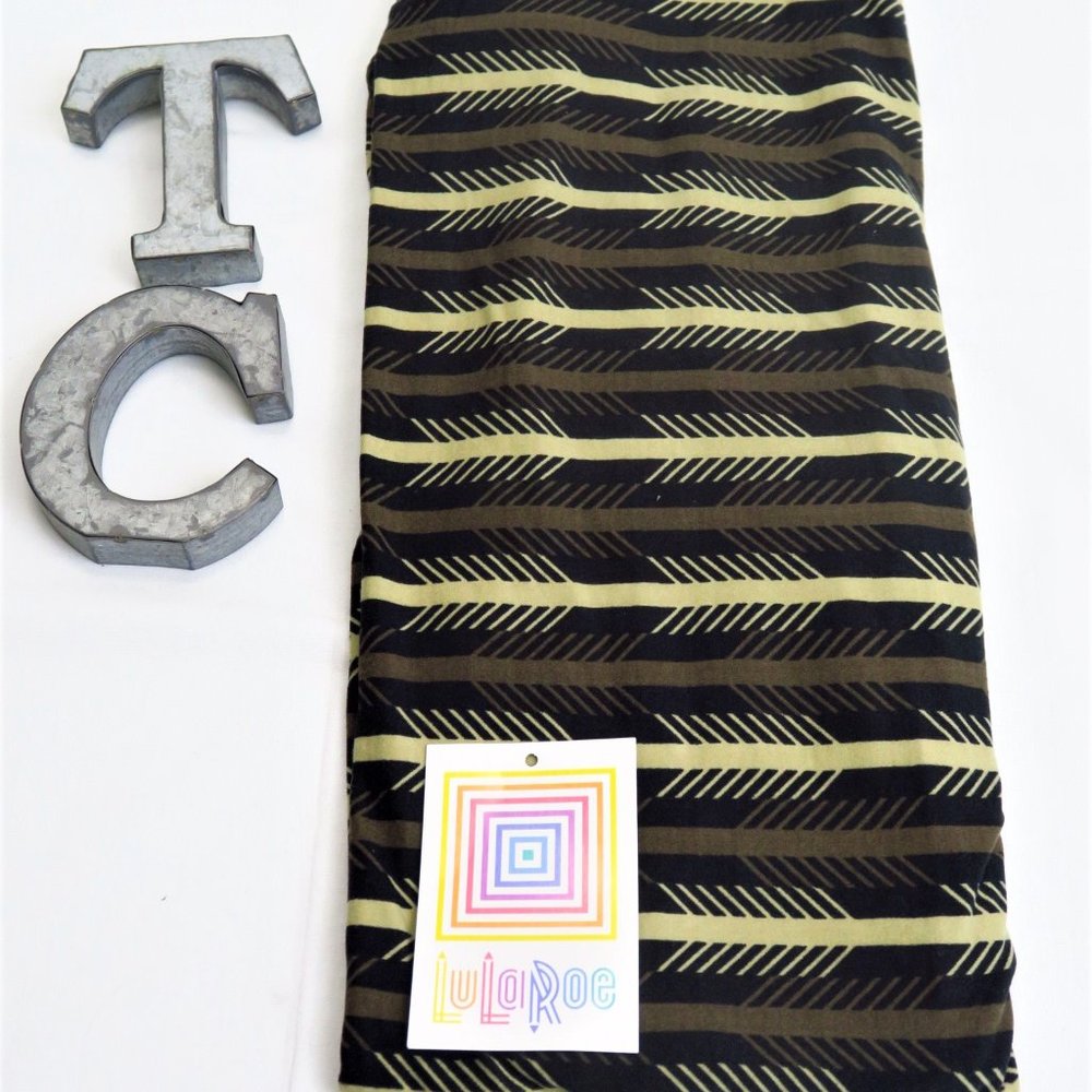 NWT LuLaRoe Leggings Tall & Curvy / TC Arrows